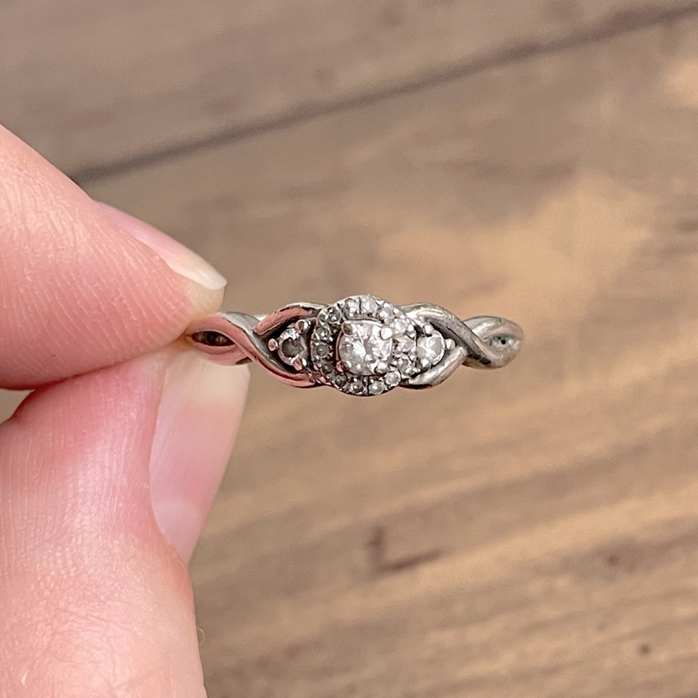 Promise ring - Picture 1 of 5